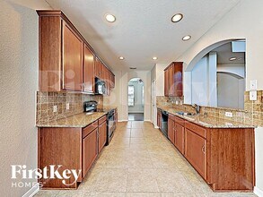 20836 Sheridan Heights Ln in Porter, TX - Foto de edificio - Building Photo