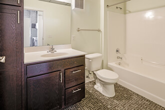 La Pompadour Apartments in Minneapolis, MN - Building Photo - Interior Photo