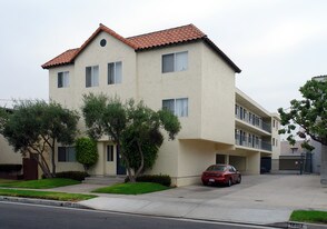 12304 Grevillea Ave. in Hawthorne, CA - Building Photo