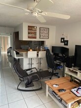 7151 Miami Lakes Dr, Unit P22 in Miami Lakes, FL - Foto de edificio - Building Photo