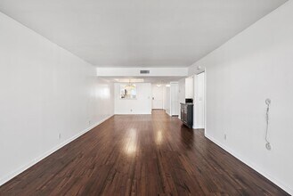 155 Yacht Club Dr in North Palm Beach, FL - Building Photo - Building Photo