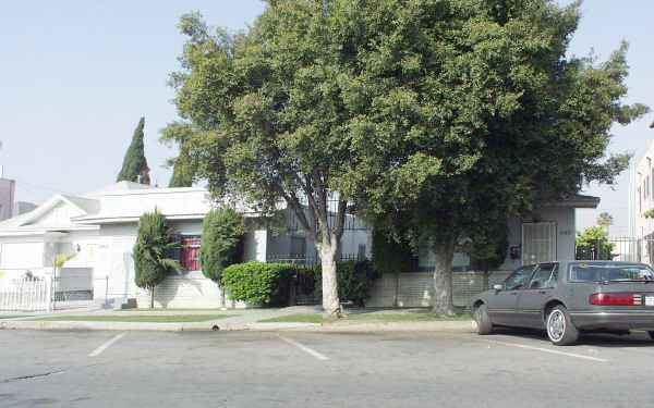 445 W 9th St in Long Beach, CA - Foto de edificio - Building Photo