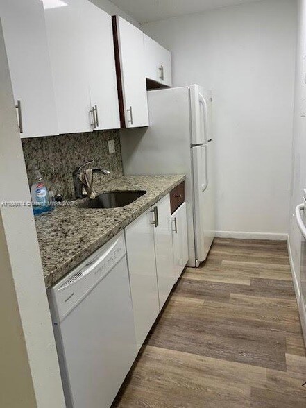 7421 SW 152nd Ave in Miami, FL - Building Photo - Building Photo