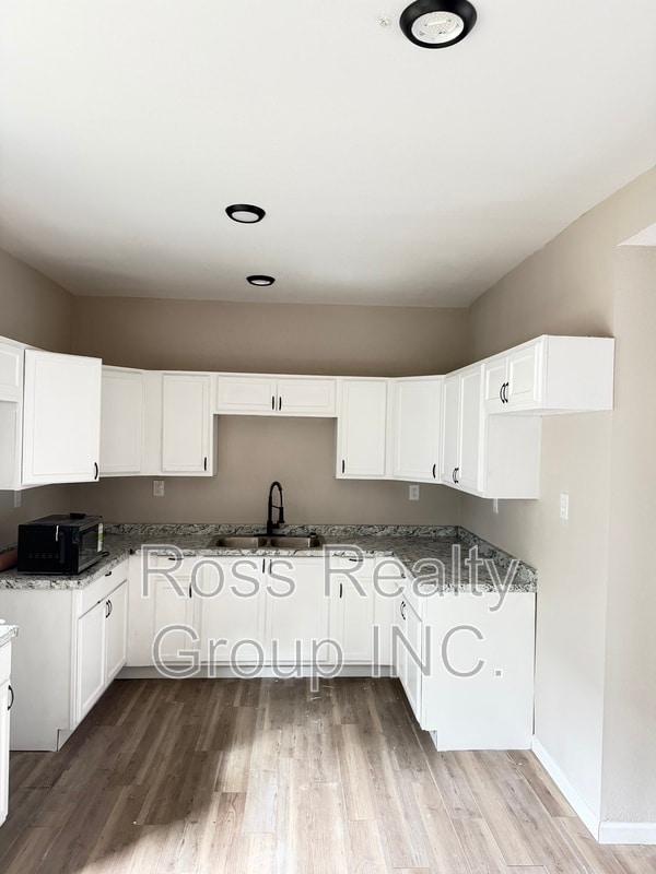 property at 1441 N Erie St