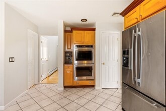 3 Carmen View Dr in Shirley, NY - Building Photo - Building Photo