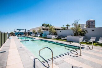3131 N Central Ave-Unit -5005 in Phoenix, AZ - Building Photo - Building Photo