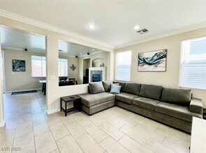 8842 Sierra Linda Dr in Las Vegas, NV - Building Photo - Building Photo