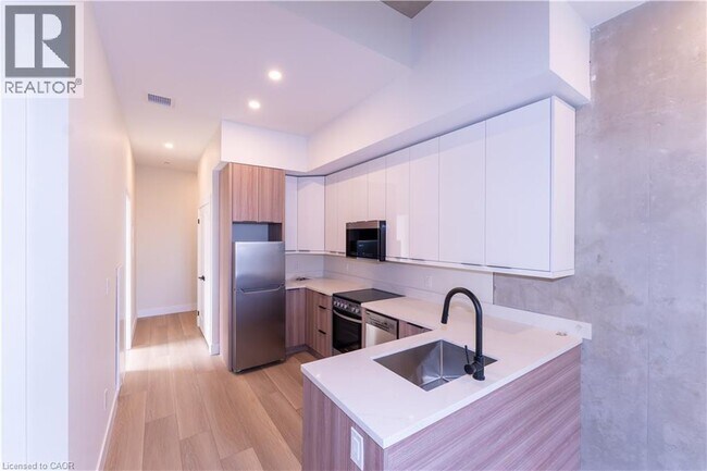 169 James St S in Hamilton, ON - Building Photo - Building Photo