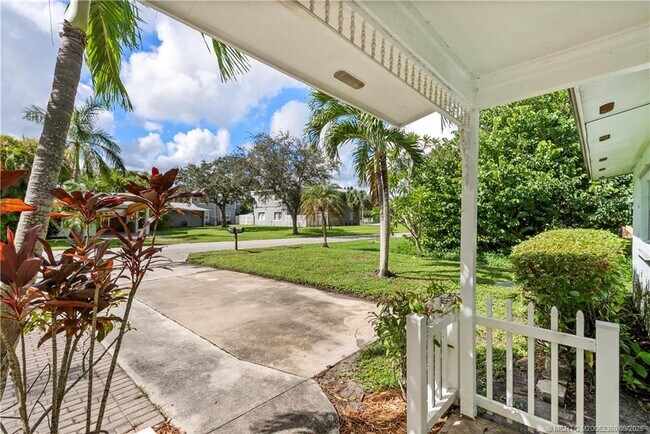 797 SW 36th Terrace in Palm City, FL - Building Photo - Building Photo