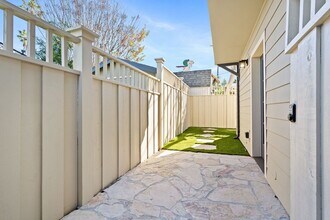 4787 Panorama Dr in San Diego, CA - Foto de edificio - Building Photo