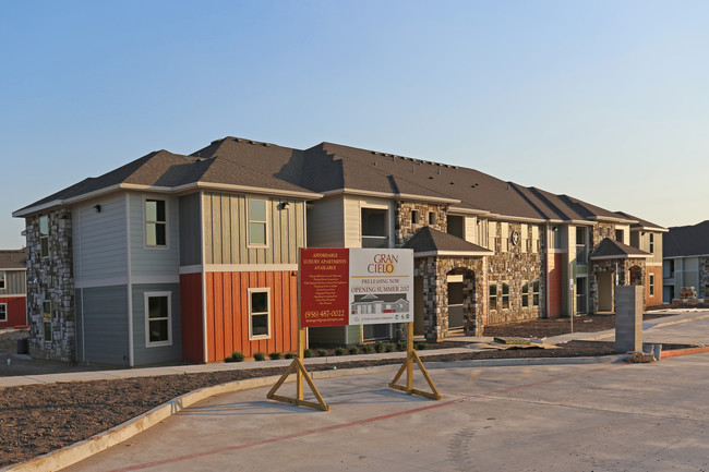 Gran Cielo in Rio Grande City, TX - Building Photo - Building Photo