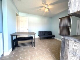 5753 SE Mercedes Ave in Stuart, FL - Building Photo