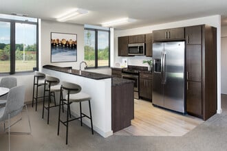 Liberty Crest Apartments in Lorton, VA - Foto de edificio - Building Photo