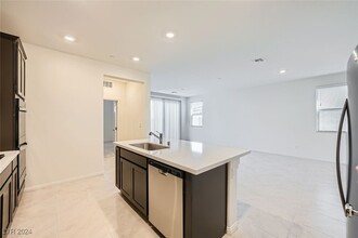 11852 Black Canary Ave, Unit 03208 in Las Vegas, NV - Building Photo - Building Photo