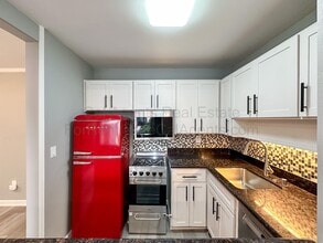 3 Admiral Dr in Emeryville, CA - Building Photo - Building Photo