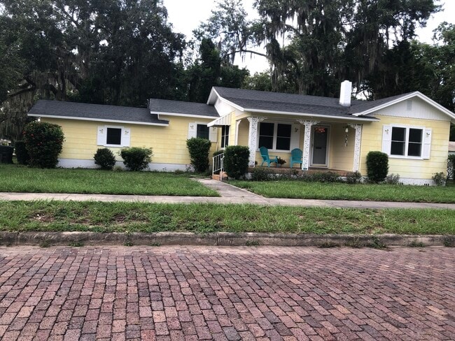 property at 1034 Monroe St