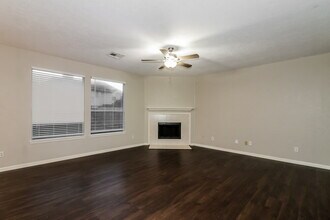 20439 Westfield Estates Dr in Katy, TX - Foto de edificio - Building Photo
