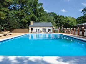 Kislev Golden Gate in Decatur, GA - Building Photo