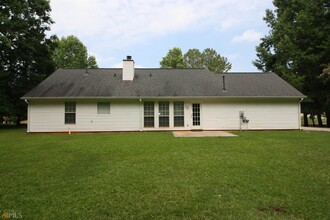 125 Bridgewater Ln in Newnan, GA - Building Photo - Building Photo