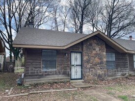 6989 Amberly Way Dr in Cordova, TN - Building Photo