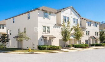 5572 Mercado Dr in Port Richey, FL - Building Photo