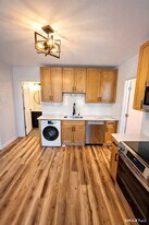 411 N Main St in Bristol, CT - Building Photo