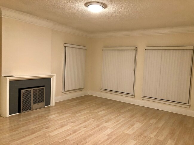 420 S Berendo St, Unit 3 in Los Angeles, CA - Foto de edificio - Building Photo