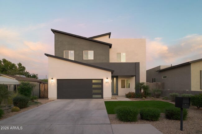 property at 2821 N 28th Pl