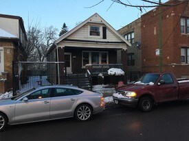 56 W 76th St in Chicago, IL - Building Photo