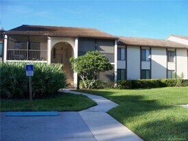 2114 SW Silver Pine Way in Palm City, FL - Building Photo