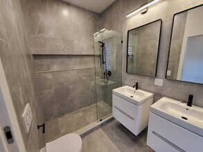 157 W 9th St, Unit 2 in Boston, MA - Building Photo - Building Photo