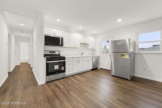 1 Bissett St in Sayreville, NJ - Building Photo - Building Photo
