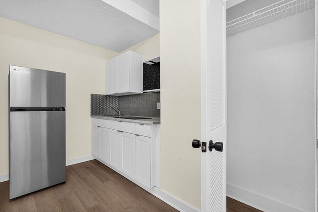 47 NW 45th Ave, Unit 2