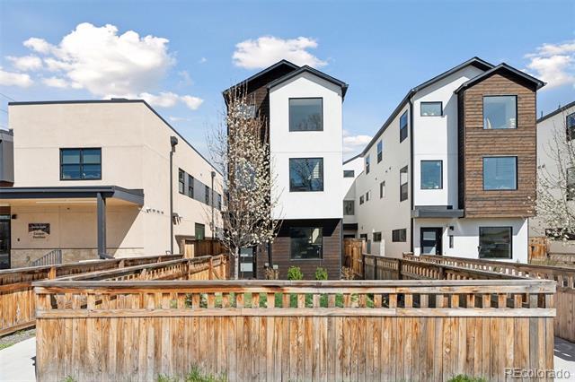property at 1386 Zenobia St