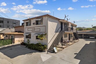 327-329 Avenue 57 in Los Angeles, CA - Building Photo - Primary Photo