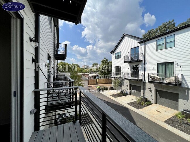1350 May Ave SE in Atlanta, GA - Building Photo - Building Photo