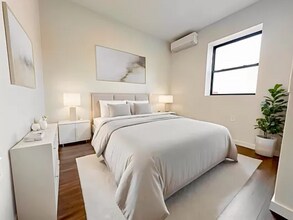 433 W 44th St in New York, NY - Building Photo - Building Photo