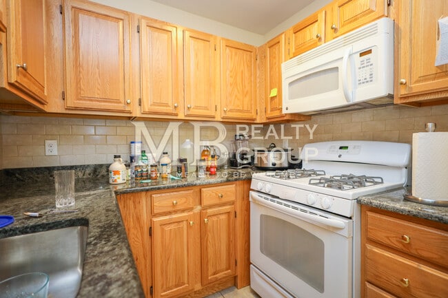 Symphony Apartments in Boston, MA - Foto de edificio - Building Photo