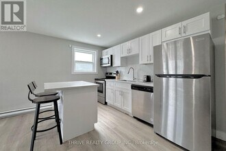 100 King Edward Ave in London, ON - Building Photo - Building Photo