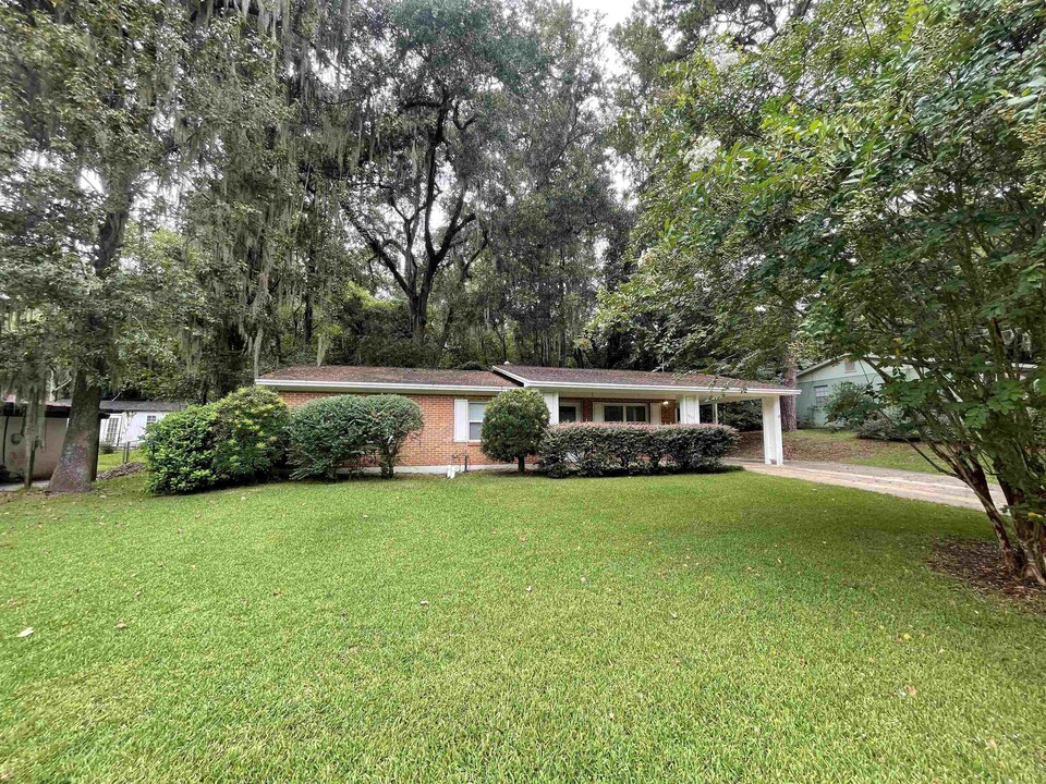 2402 Rosemary Terrace in Tallahassee, FL - Building Photo