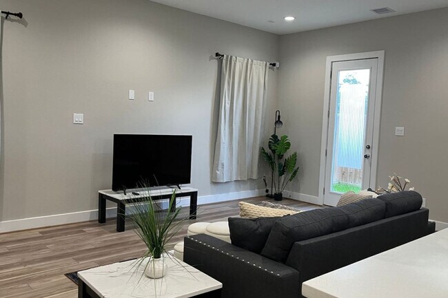 3208 Bostic St in Houston, TX - Building Photo - Building Photo