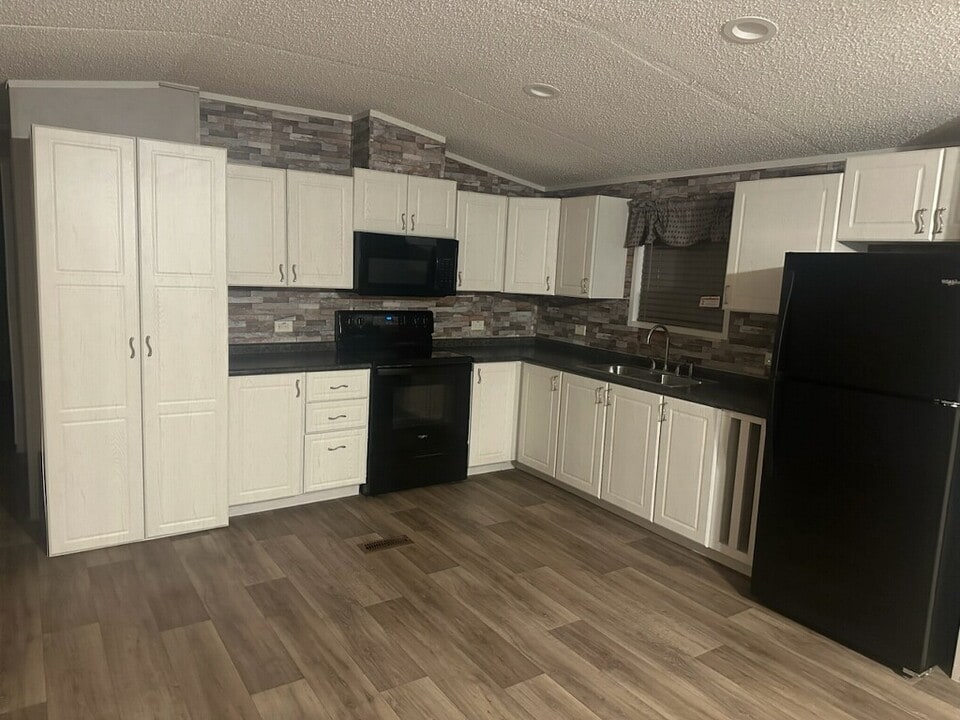 3804 US-43 in Ethridge, TN - Building Photo