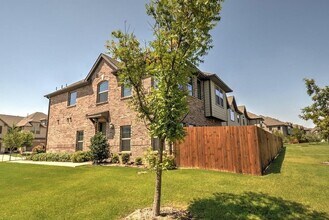 4817 Bridgewater St in Plano, TX - Foto de edificio - Building Photo