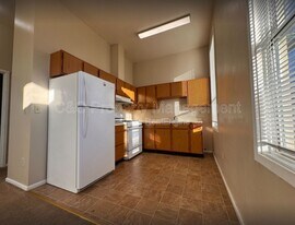 2 Cassidy St in Salinas, CA - Building Photo