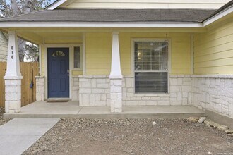 414 Willow Grove Dr in San Antonio, TX - Building Photo - Building Photo