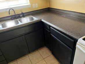 2008 Millie Dr in Mesquite, TX - Foto de edificio - Building Photo