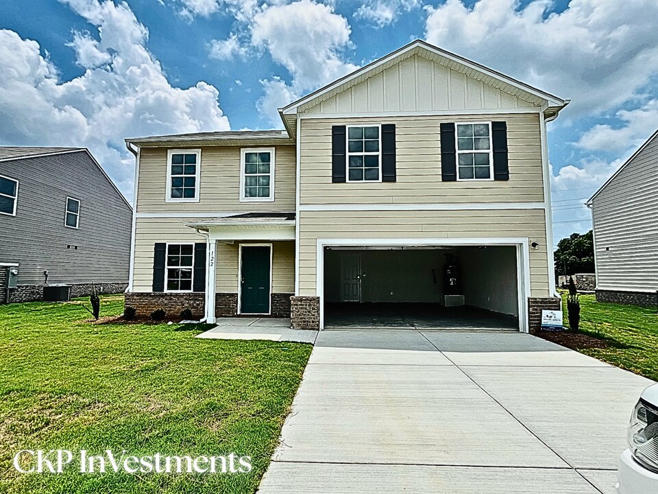 122 Vulcan St in Owens Cross Roads, AL - Building Photo