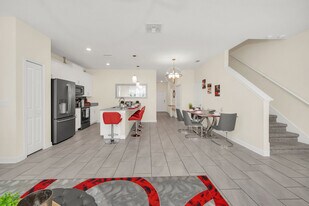 8992 Stinger Dr in Four Corners, FL - Building Photo