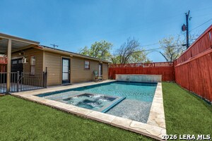 1714 W Summit Ave. in San Antonio, TX - Building Photo - Building Photo
