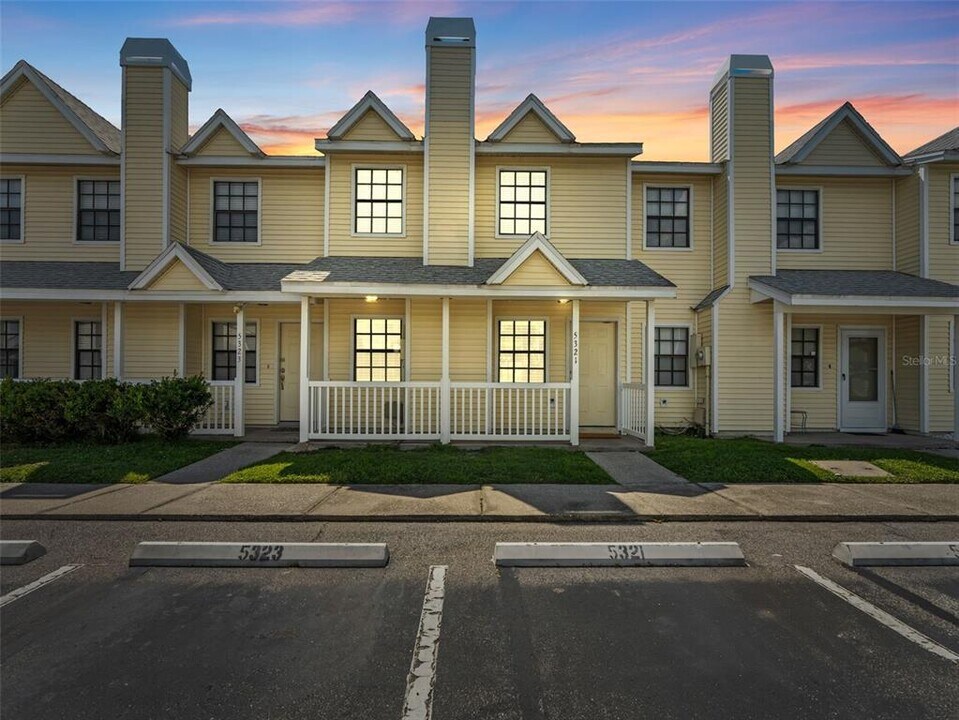 5321 Abinger Ct in Tampa, FL - Building Photo